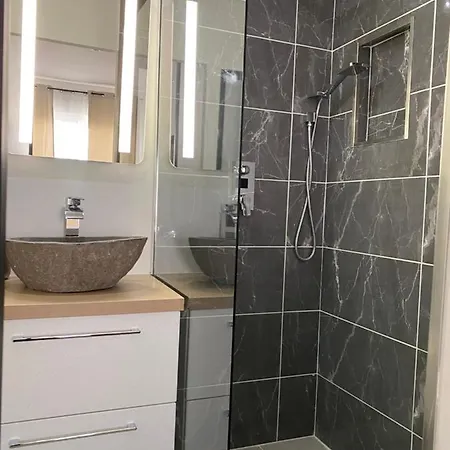 לינה וארוחת בוקר O Bain Soleil 3*